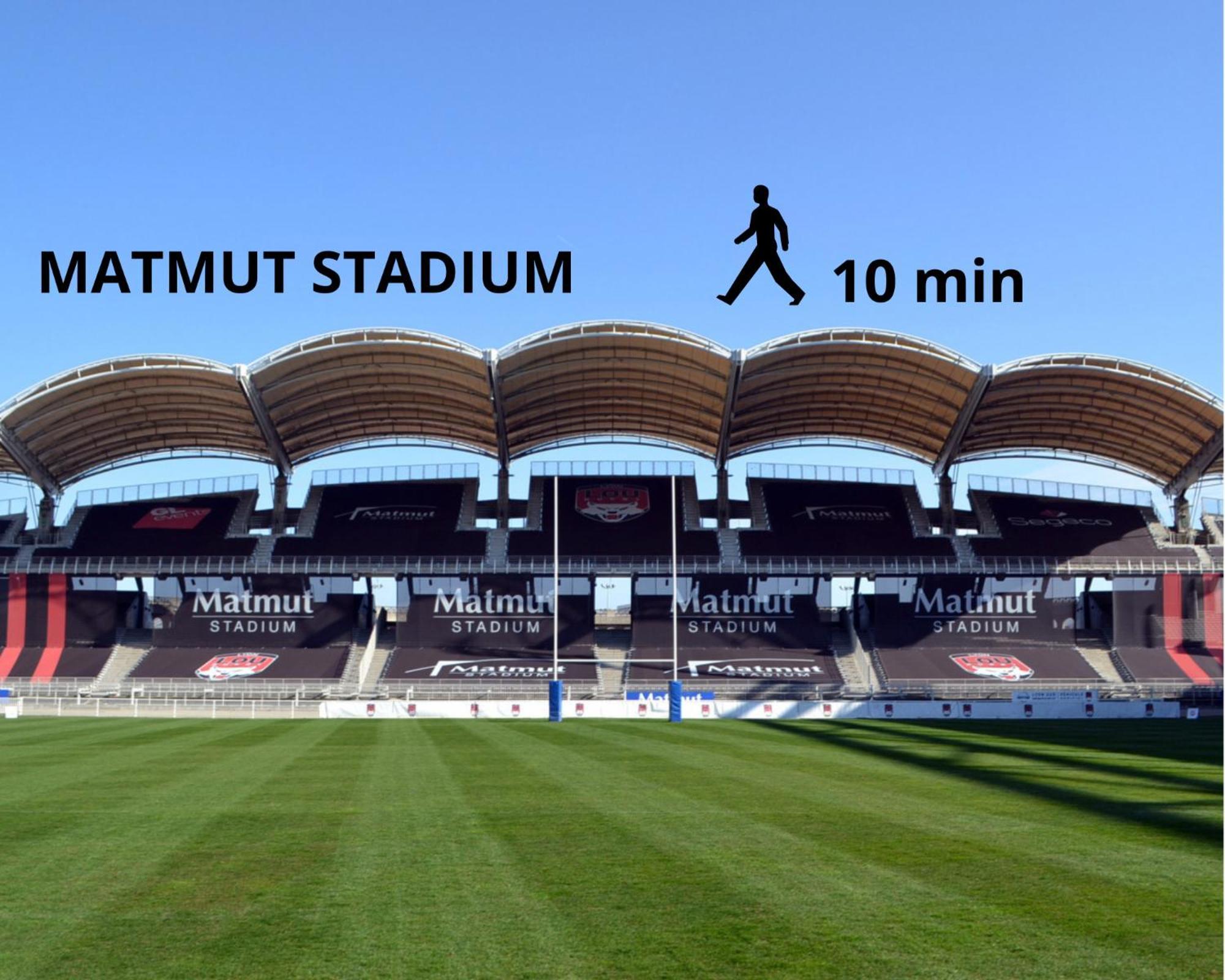 Lionne-Stade Du Lou Лион Экстерьер фото